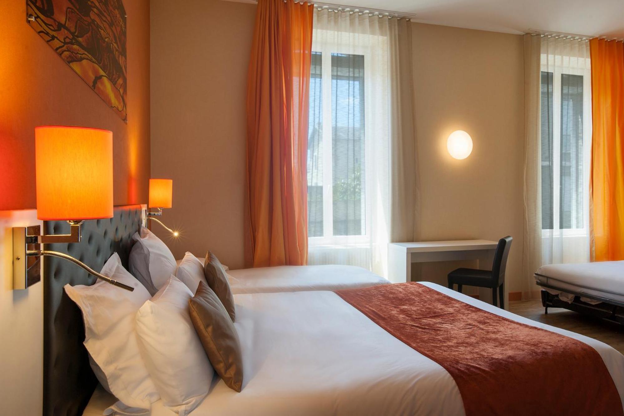 The Originals Boutique, Hotel De L'Univers, Montluçon Buitenkant foto